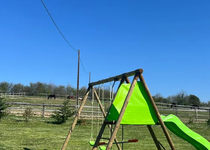 Le Merlat Vakantiehuis